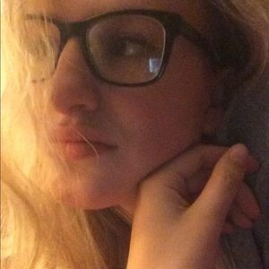 Meet your Posher, Ella